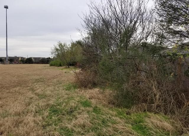 3281  Timber View Dr, San Antonio, TX 78251 — photo 12