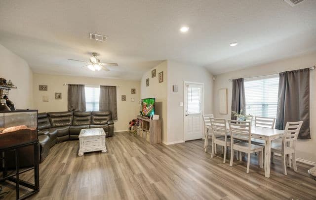 14815  Berkshire Way, San Antonio, TX 78254 — photo 12