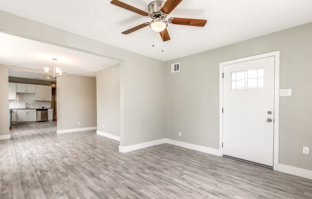 941 W Myrtle St, San Antonio, TX 78212 — photo 8