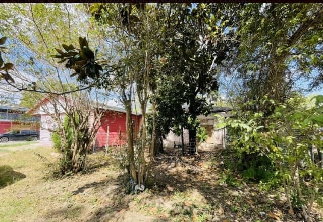 614  4th St, Natalia, TX 78059 — photo 3