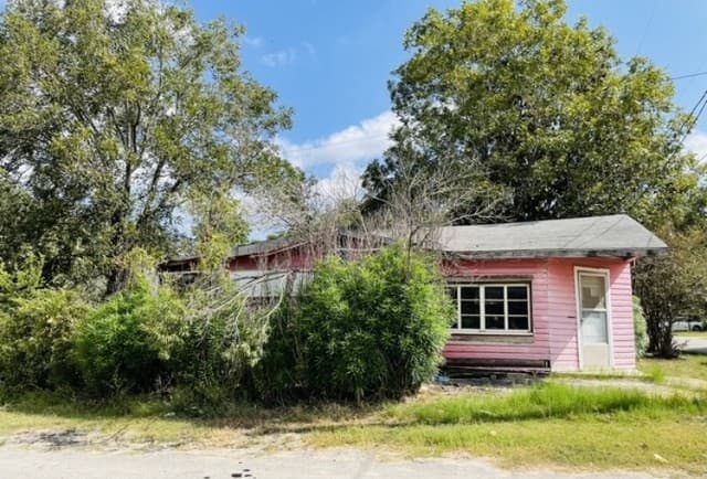 614  4th St, Natalia, TX 78059 — photo 7