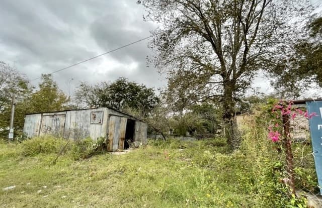 614  4th St, Natalia, TX 78059 — photo 8