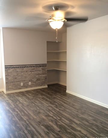 10551  Starcrest Dr Unit TOP RIGHT SIDE UNIT