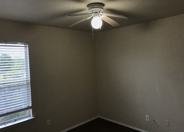 131  Booker Palm, San Antonio, TX 78239 — photo 12