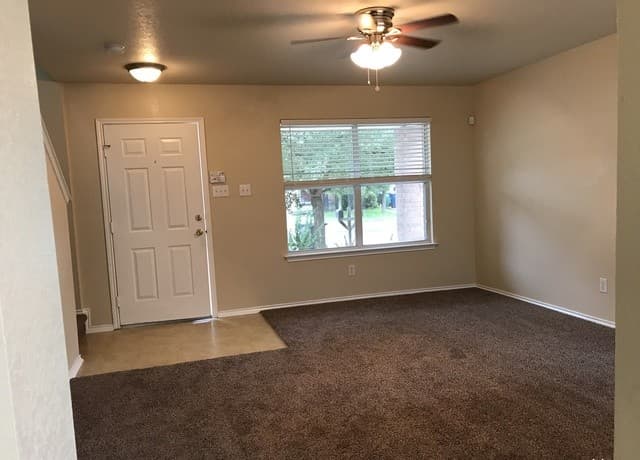 131  Booker Palm, San Antonio, TX 78239 — photo 2