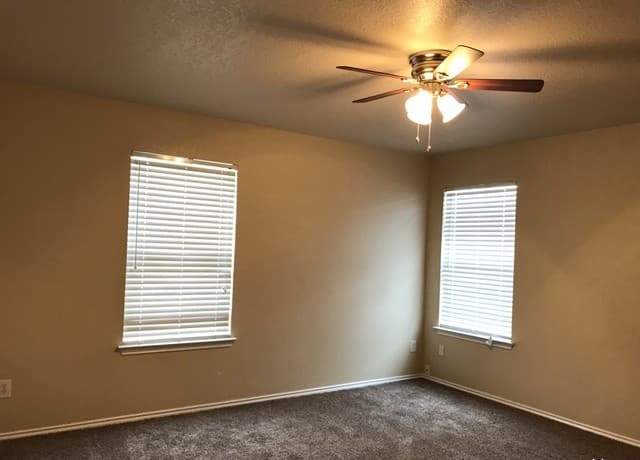 131  Booker Palm, San Antonio, TX 78239 — photo 8