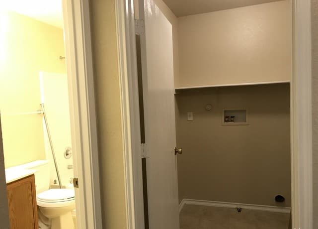 131  Booker Palm, San Antonio, TX 78239 — photo 9