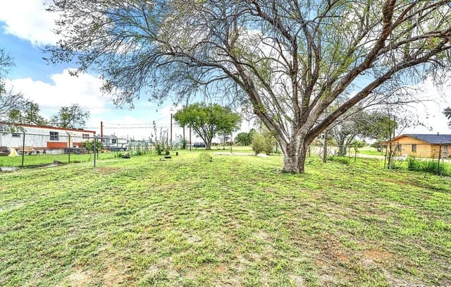 2315  Hwy 181, Floresville, TX 78114 — photo 12