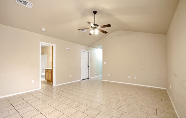 280  Rosalie Dr, New Braunfels, TX 78130 — photo 3
