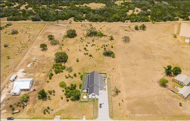 247  Highgate Dr, Bandera, TX 78003 — photo 3