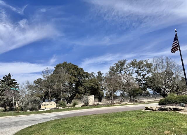 247  Highgate Dr, Bandera, TX 78003 — photo 5