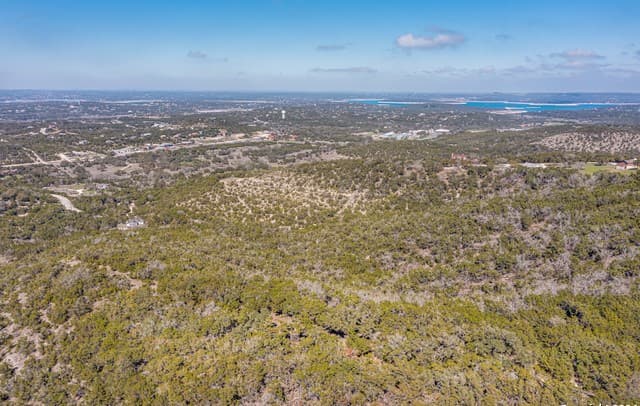 1081  Hillside View Dr, New Braunfels, TX 78132 — photo 7