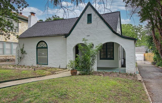 261 E Rosewood Ave