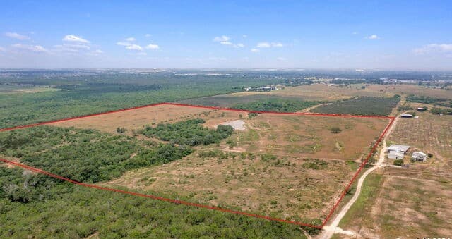 7507  New Sulphur Springs Rd, San Antonio, TX 78263
