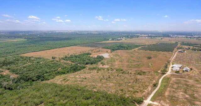 7507  New Sulphur Springs Rd, San Antonio, TX 78263 — photo 2