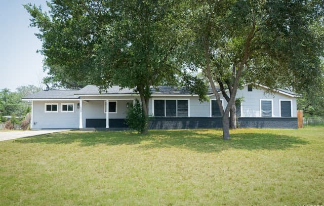 609 Hickory Highway