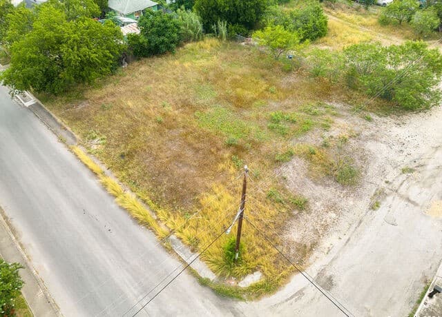 255  Coyol St, San Antonio, TX 78237 — photo 2