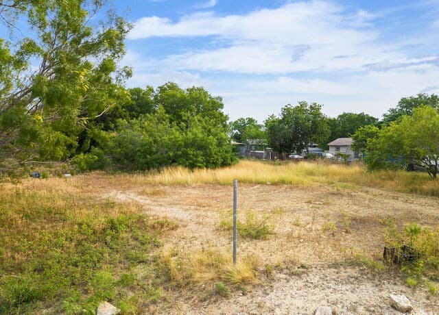 251  Coyol St, San Antonio, TX 78237 — photo 10