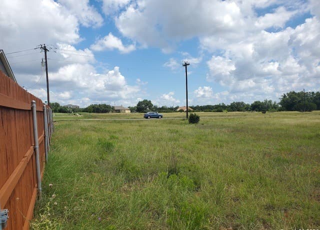 118  Warren Wallace, Blanco, TX 78606 — photo 10
