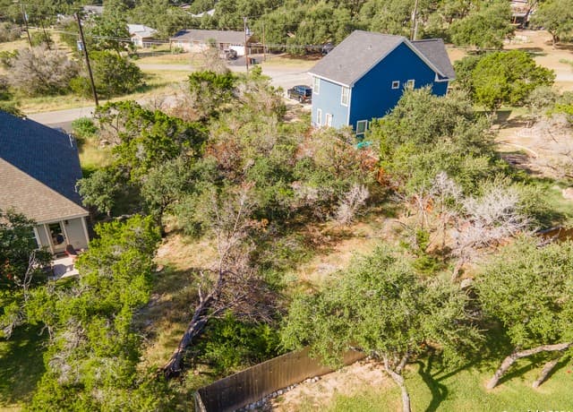 1021  Eagle Flight, Canyon Lake, TX 78133 — photo 2