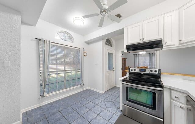 104  Scenic Oak, Floresville, TX 78114 — photo 10