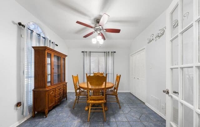 104  Scenic Oak, Floresville, TX 78114 — photo 20