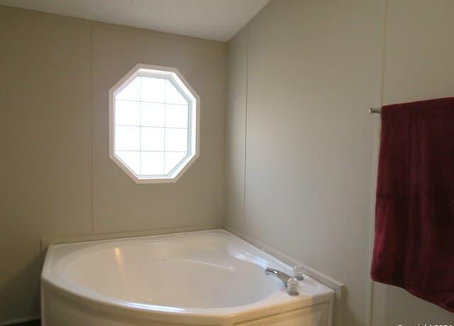 315  Loraine Dr, Devine, TX 78016 — photo 11