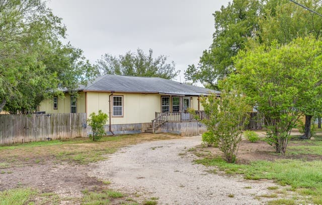 515 County Road 3821