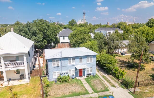 217  Lotus St, San Antonio, TX 78210 — photo 2