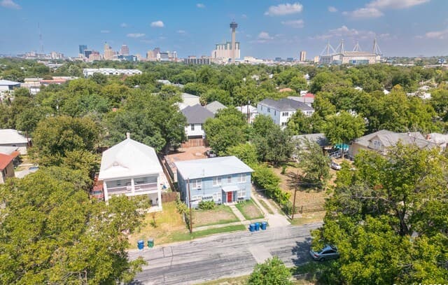 217  Lotus St, San Antonio, TX 78210 — photo 4