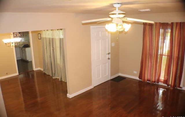 2306 W Huisache