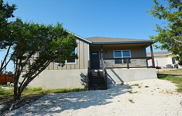 1559 Golf Course Dr.