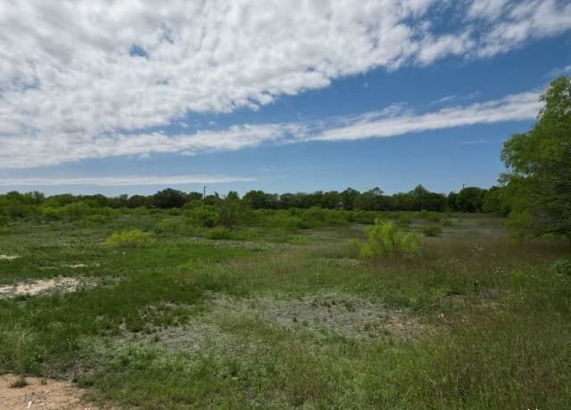 2020  Goeth Rd, San Antonio, TX 78221 — photo 3