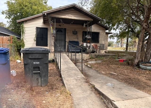 1035 Dakota St