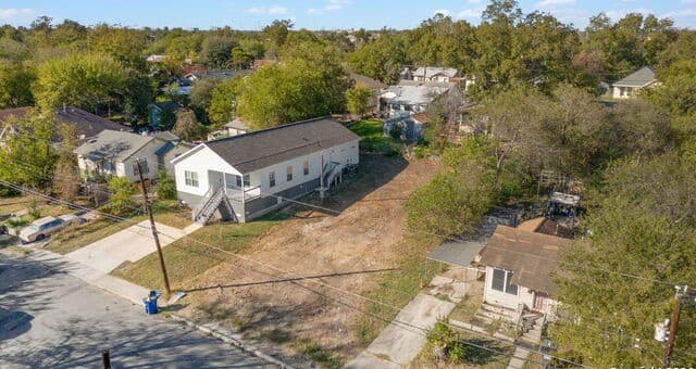 1827  Center St, San Antonio, TX 78202