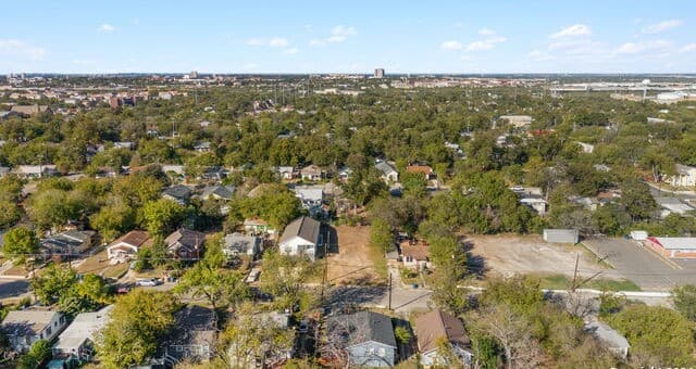 1827  Center St, San Antonio, TX 78202 — photo 10