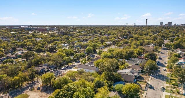 1827  Center St, San Antonio, TX 78202 — photo 14