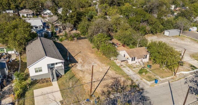 1827  Center St, San Antonio, TX 78202 — photo 3