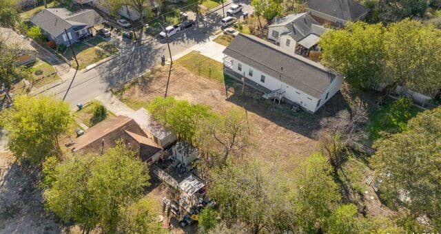 1827  Center St, San Antonio, TX 78202 — photo 6