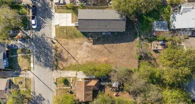 1827  Center St, San Antonio, TX 78202 — photo 7