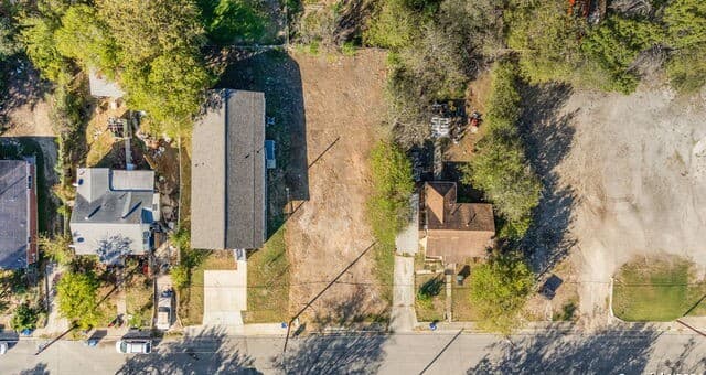 1827  Center St, San Antonio, TX 78202 — photo 8