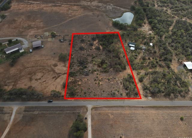 205  County Road 317, Charlotte, TX 78011 — photo 3