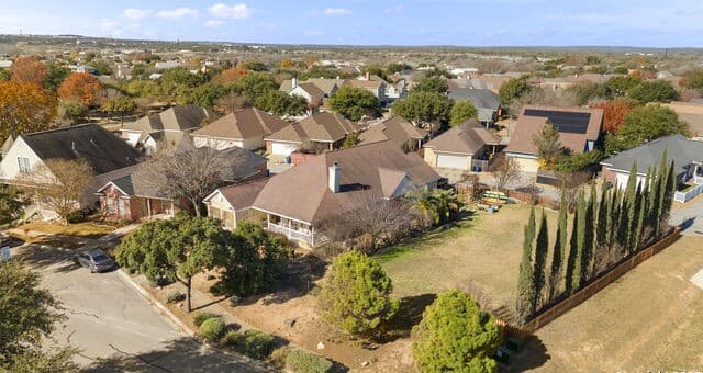 1659  Hanz Dr, New Braunfels, TX 78130 — photo 3