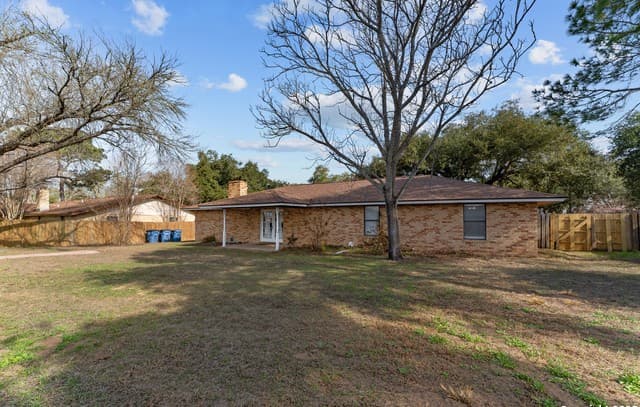 214  Indian Pink Dr, Floresville, TX 78114 — photo 16