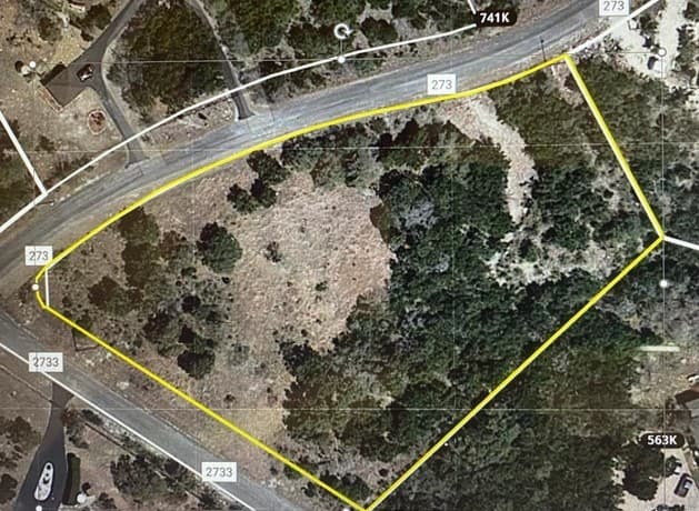 1124  County Road 273, Mico, TX 78056 — photo 2