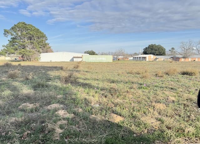 000  School ST., Pleasanton, TX 78064 — photo 2