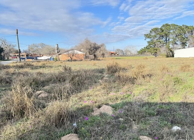 000  School ST., Pleasanton, TX 78064 — photo 3