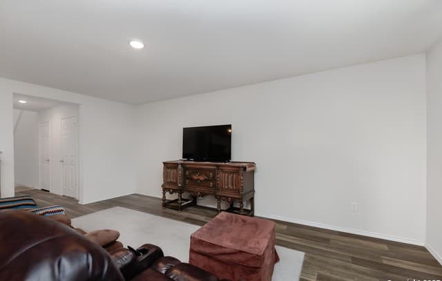 5922  Rolling Glen, San Antonio, TX 78218 — photo 10