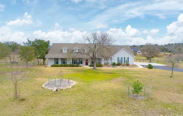 106 Abierto Cove Dr, Blanco, TX 78606 — photo 24