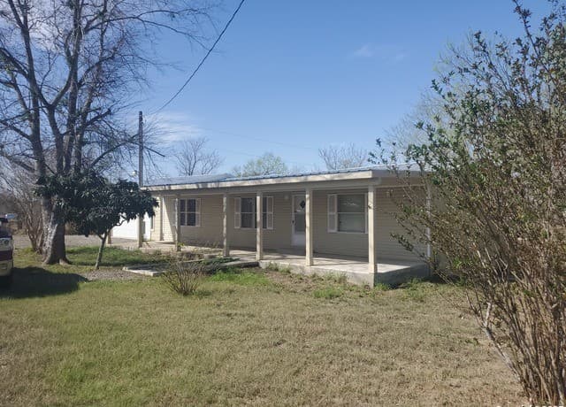 3135 E Fm 476